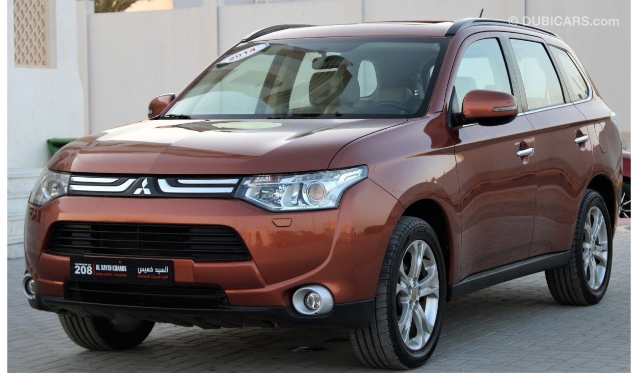 Mitsubishi Outlander Mitsubishi Outlander 2014 6 cylinder full option GCC in excellent condition without accidents, very