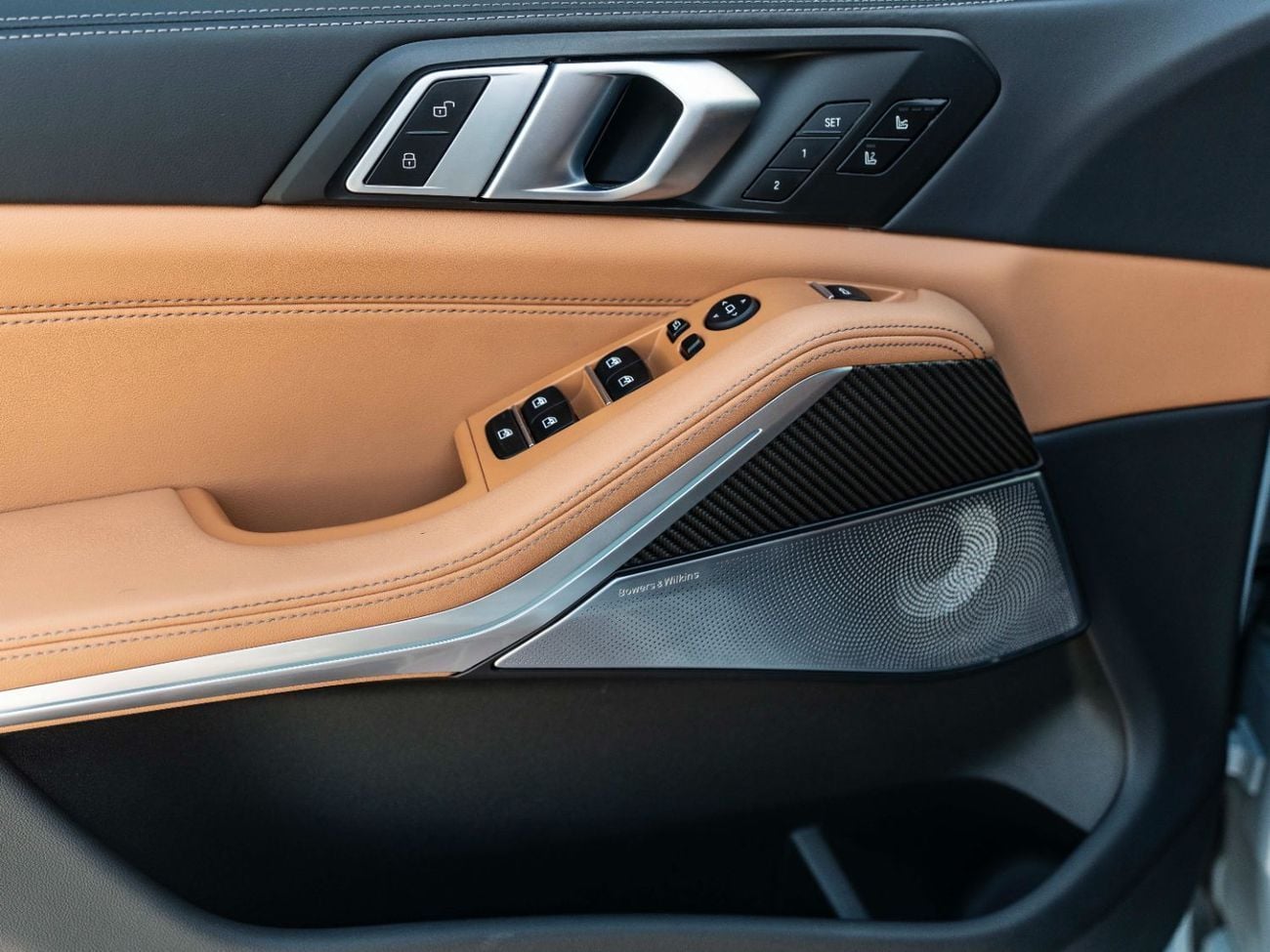 بي أم دبليو X5 M60i xDrive