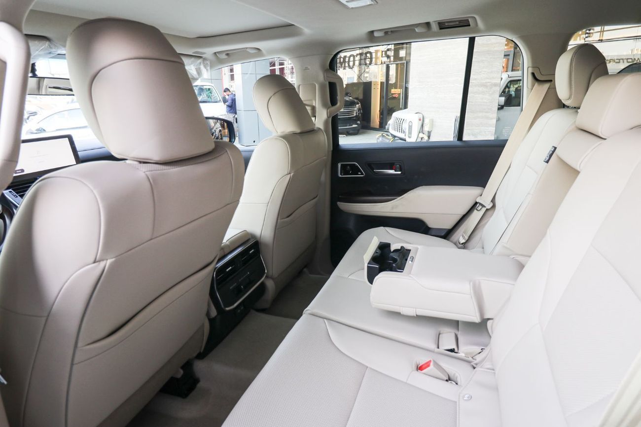 Toyota Land Cruiser GXR 3.5L Toyota Land Cruiser GXR | 3.5L Turbo | No Radar | Best Export price