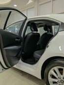 تويوتا كورولا GLI Moonroof Hybrid 1.8L