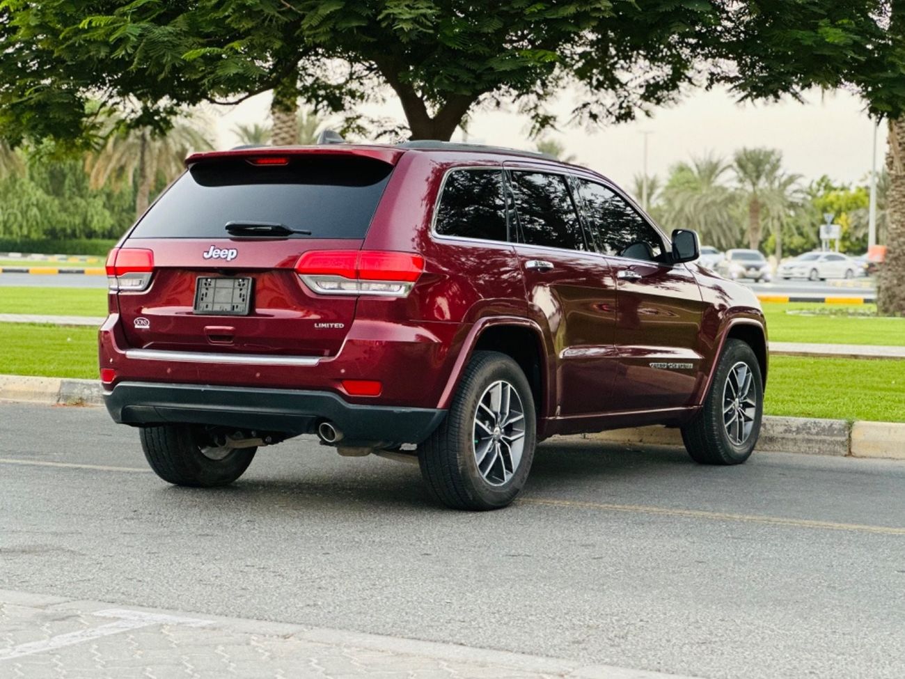 جيب جراند شيروكي JEEP GRAND CHEROKEE LIMITED V6 MODEL 2018