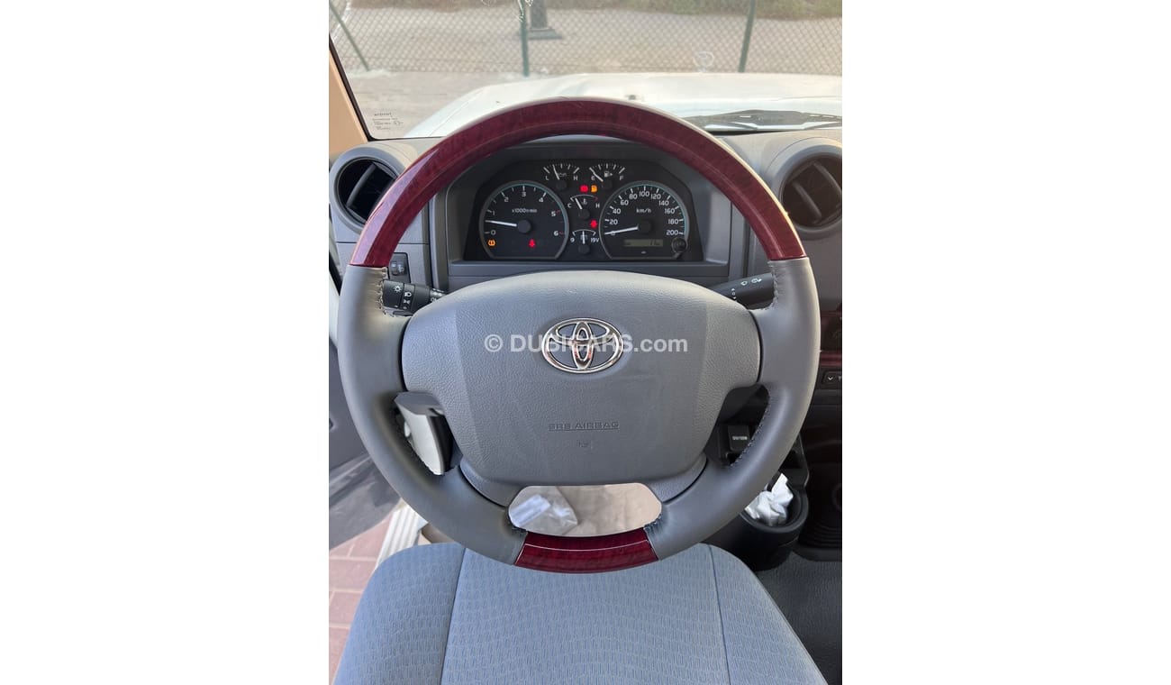 تويوتا لاند كروزر بيك آب بيك آب DLX بيك آب DLX