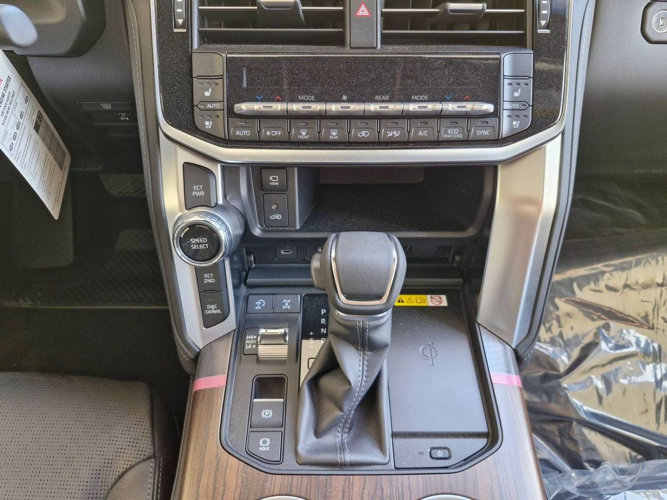 تويوتا لاند كروزر Toyota LC300 VX 4.0 2026 Full option