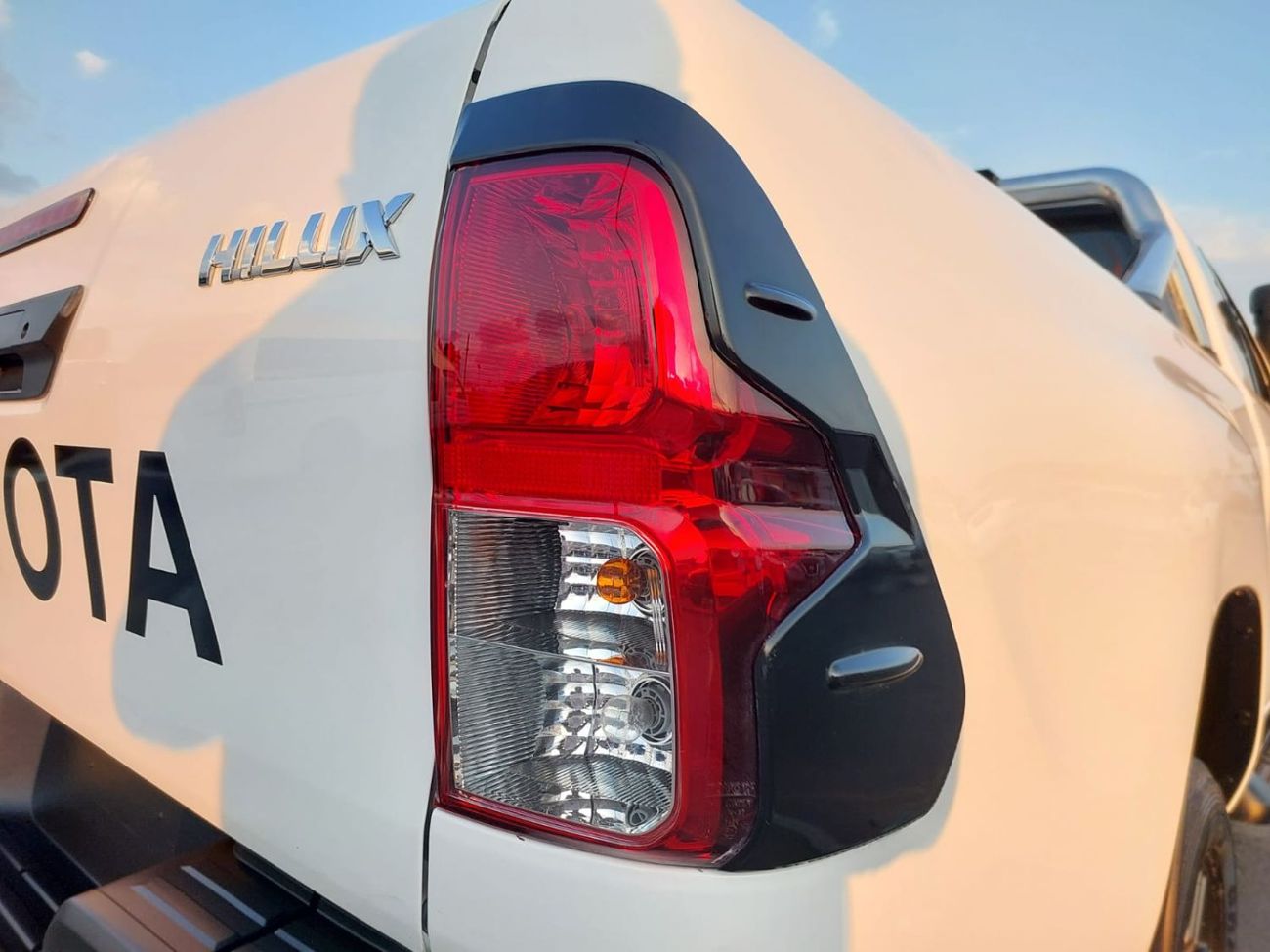 تويوتا هيلوكس TOYOTA HILUX PICKUP RHD 2022 MODEL 2.8 L DIESEL AUTOMATIC(PM73616)