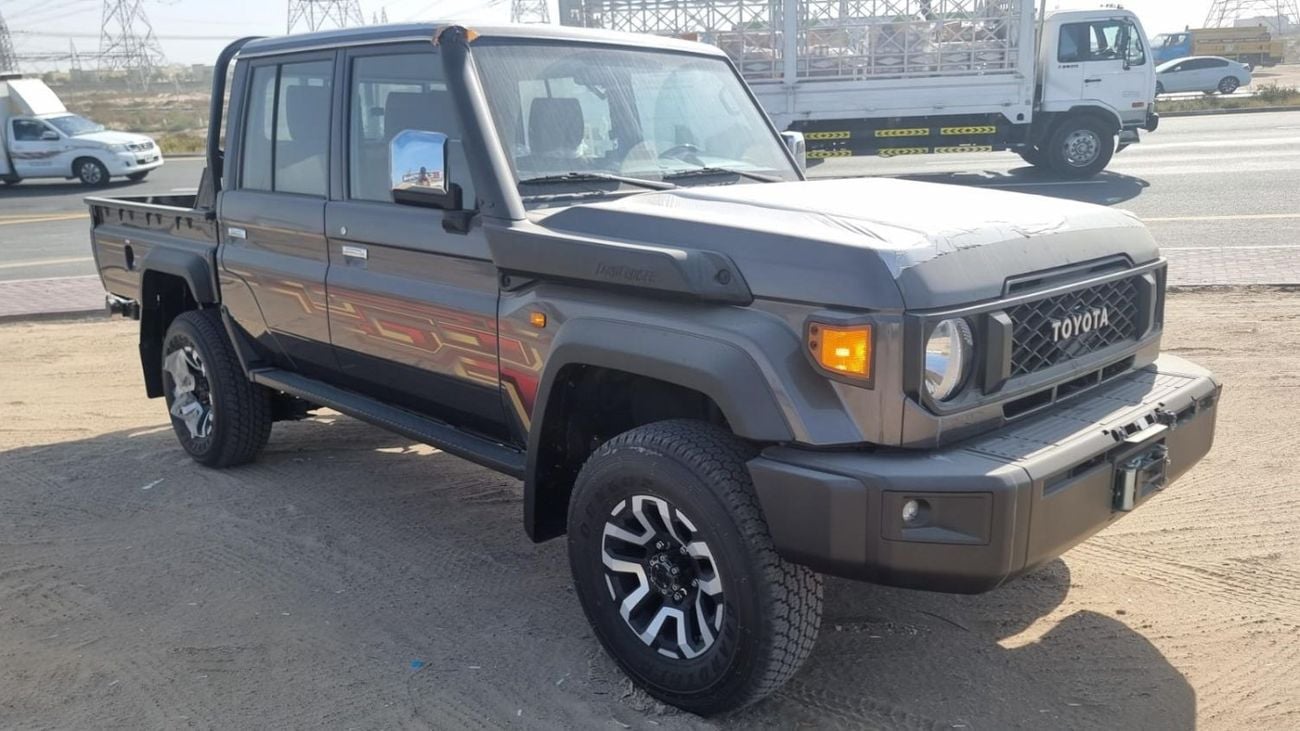 Toyota Land Cruiser Pick Up LC79 DC 2.8L Z Turbo-Diesel AT 2024YM [AVAILABLE IN WHITE & BEIGE COLOR]