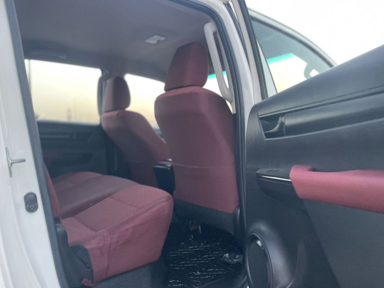 تويوتا هيلوكس 2021 Toyota Hilux Diesel 2.4L V4 Automatic - Rear CAM - Auto Doors - 4x4 AWD - Side Step -