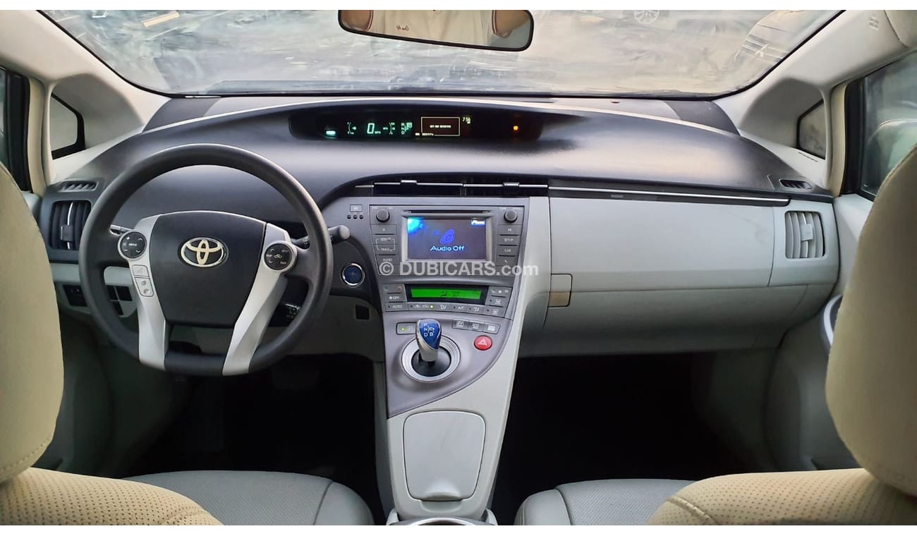 تويوتا برياس TOYOTA PRIUS HYBRID CAR