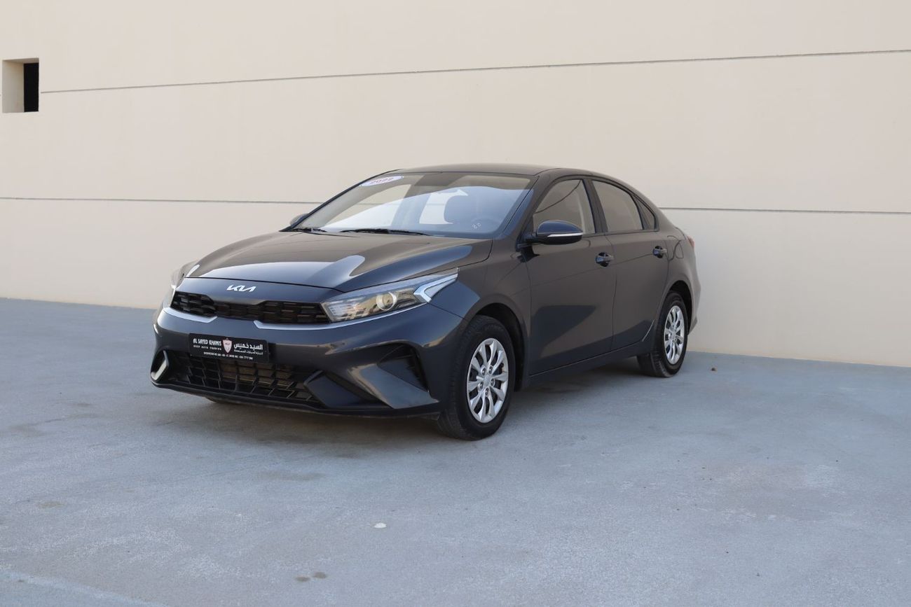 كيا سيراتو LX خالية من الحوادث - خليجي - مكينة 1600 سي سي - بحالة الوكالة من الدال والخارج