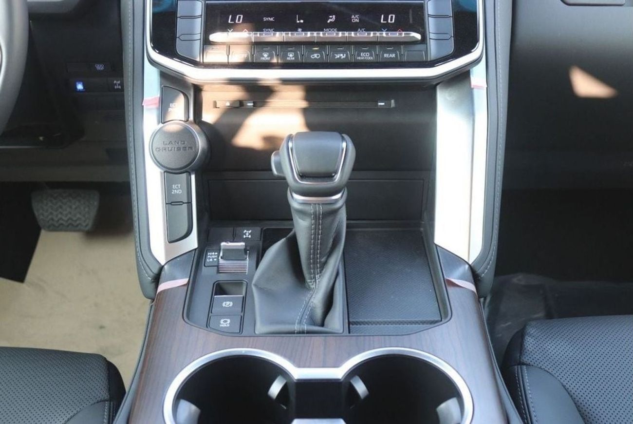 Toyota Land Cruiser 3.5 VXR,LEATHER SEAT, 360 CAMERA, FRONT ELECTRIC SEAT, RADAR, CRUISE CONTROL, MODEL 2023 FOR EXPORT