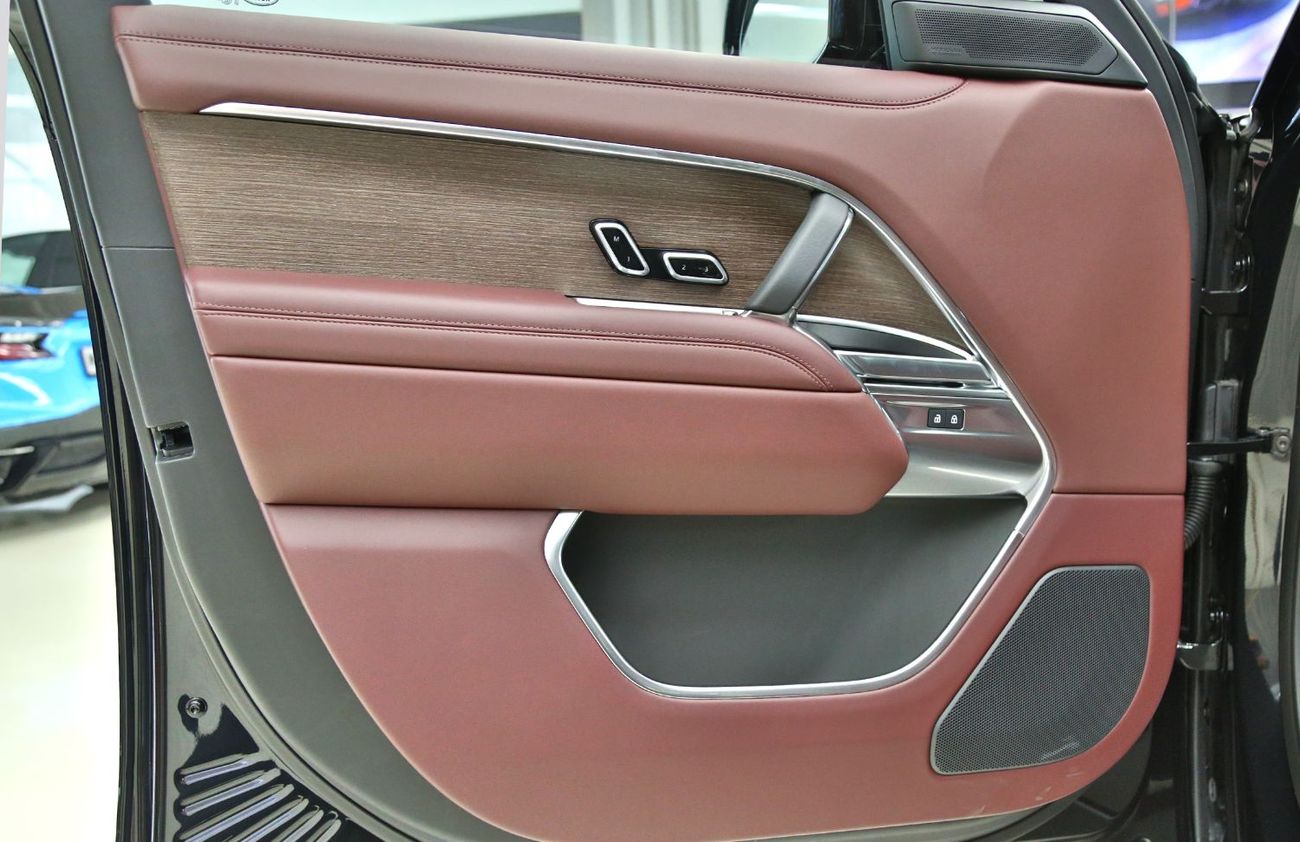 Land Rover Range Rover V6 plug-in Hybrid P550e German Specification