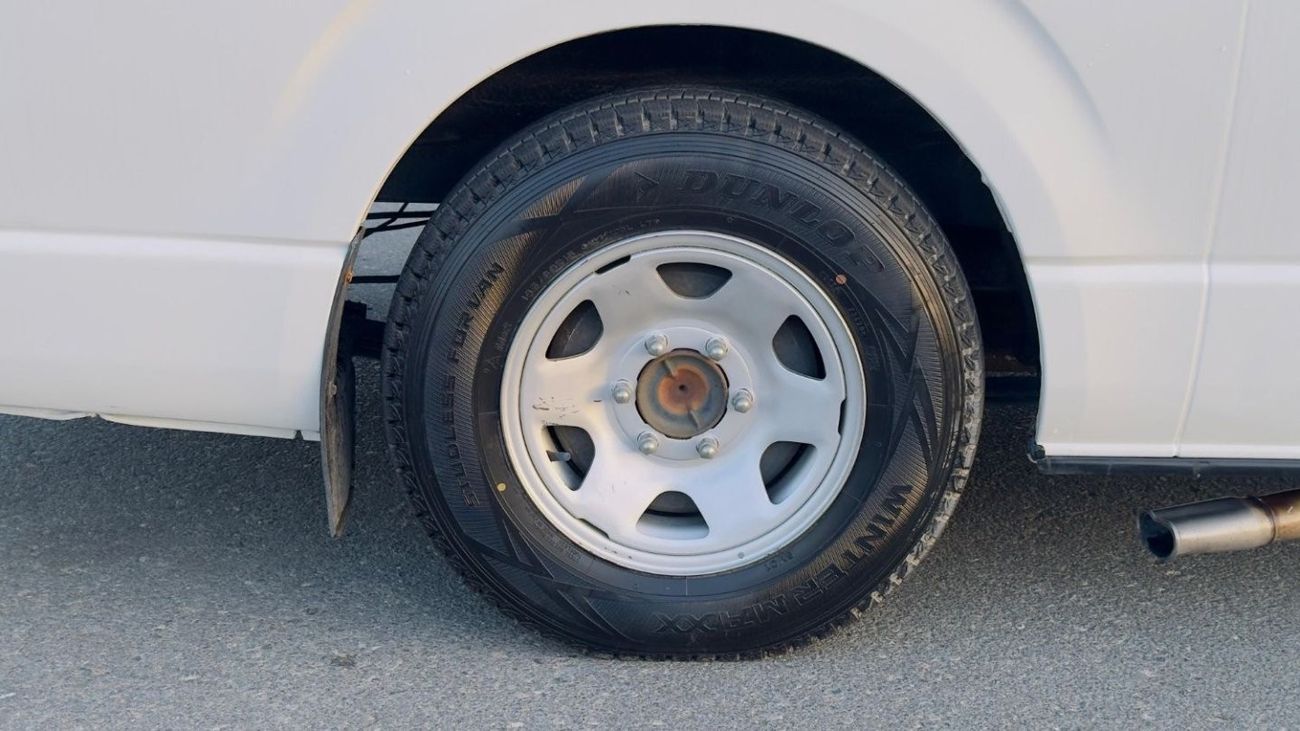 Toyota Hiace AMBULANCE | 2.7L PETROL | RHD | 2018 | CABINET FOR MEDICAL EQUIPEMENT