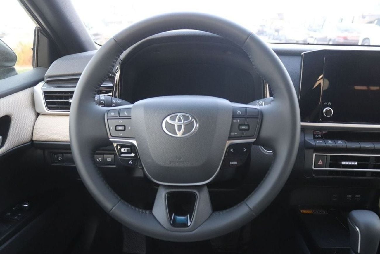 تويوتا كامري 2.5LE, KEYLESS ENTRY,PUSH START, PANORAMIC ROOF, ALLOY WHEELS, MODEL 2026