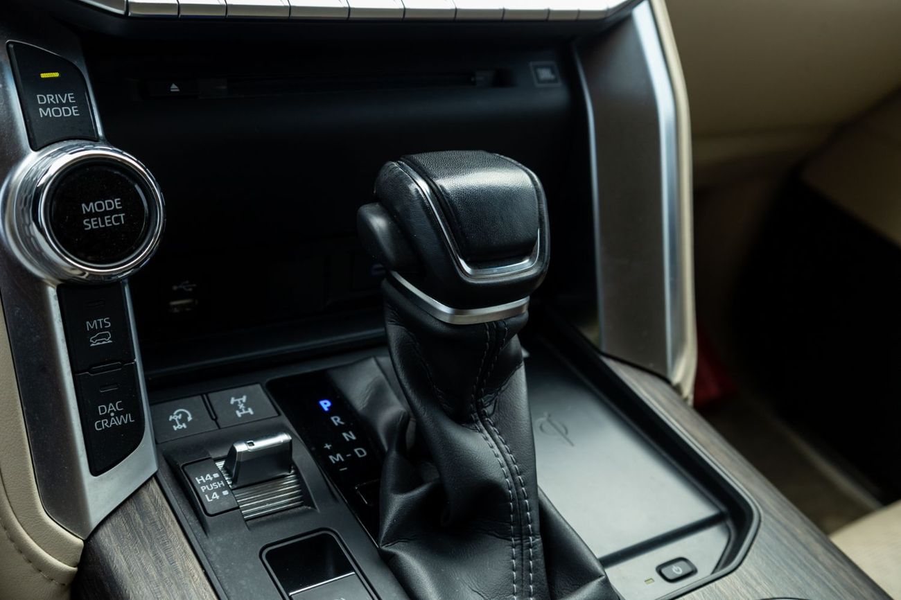 تويوتا لاند كروزر VXR 3.5L