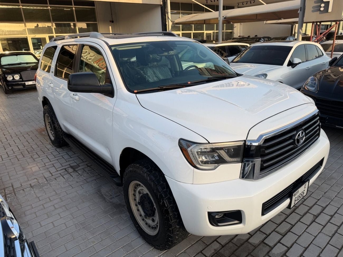 Toyota Sequoia SR5 (NON GCC)