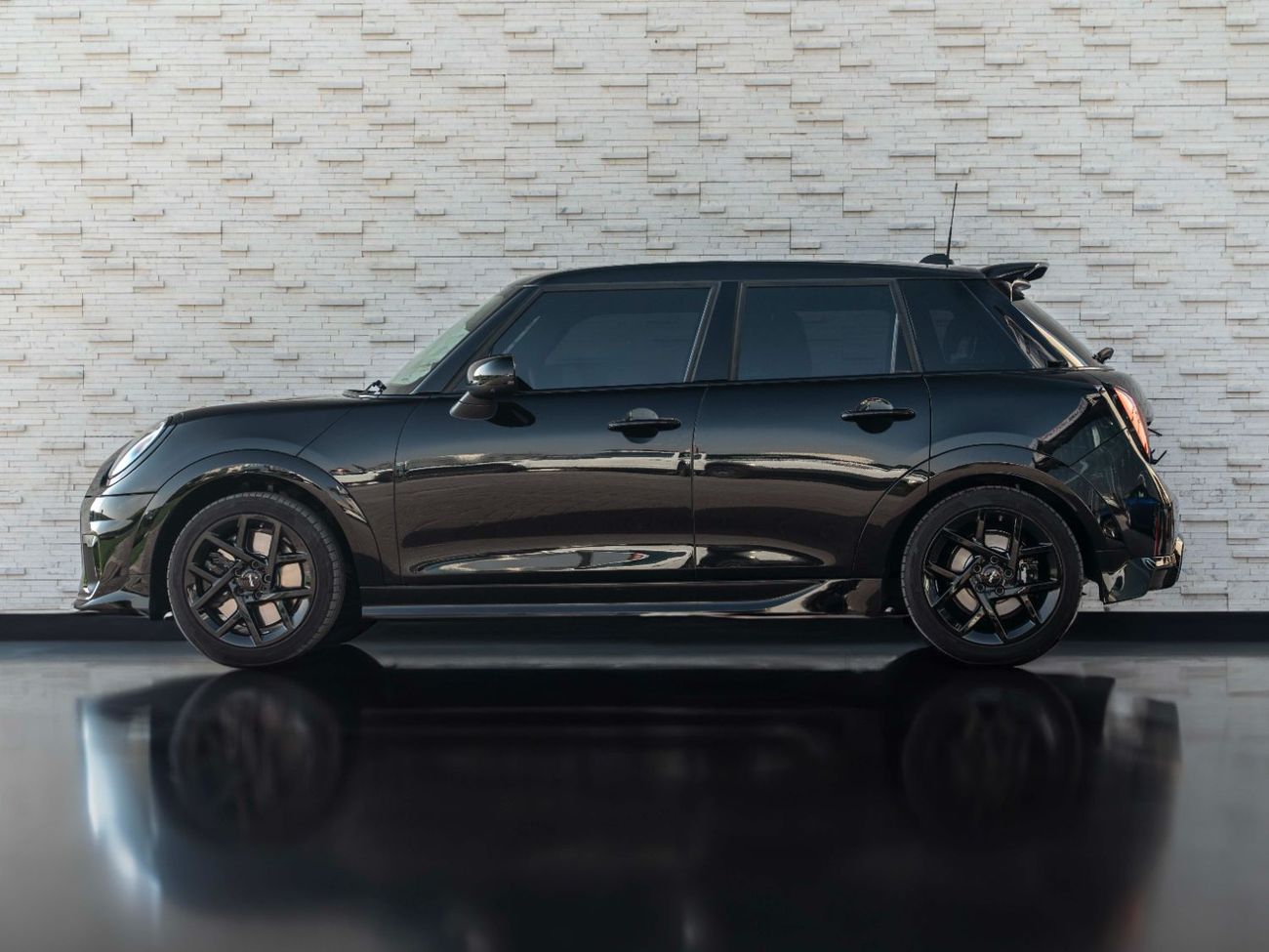 ميني كوبر إس S with John Cooper Works Kit