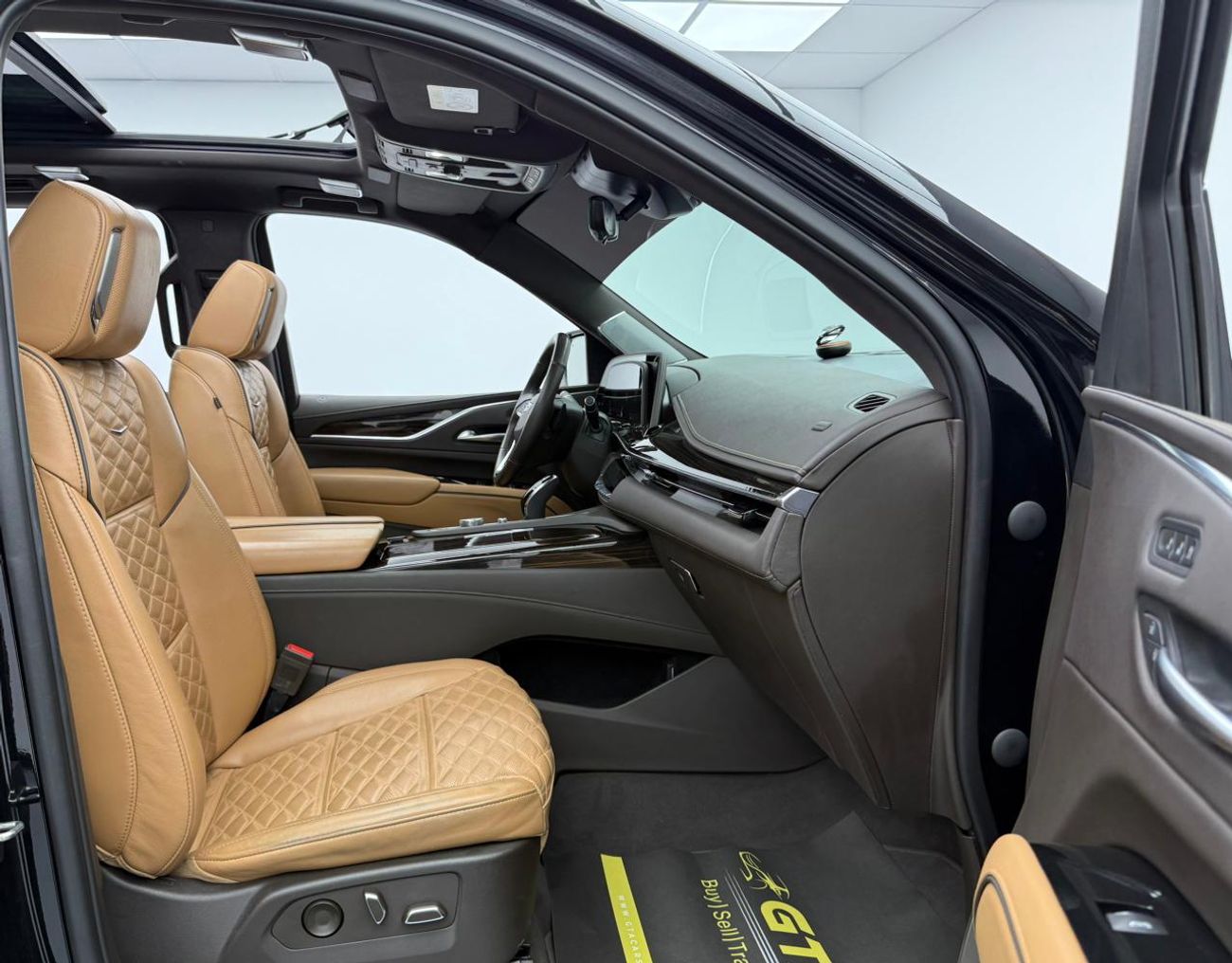 كاديلاك إسكالاد 2022 Cadillac Escalade ESV Platinum, Oct/2026 Cadillac Warranty, Oct/2027 Cadillac Service Contract,