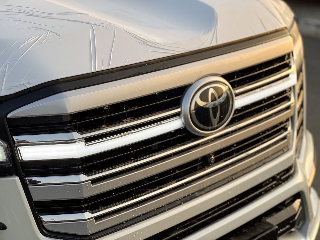 Toyota Land Cruiser EXPORT ONLY - 2026 LC300 VX 4.0L (GCC Specification)