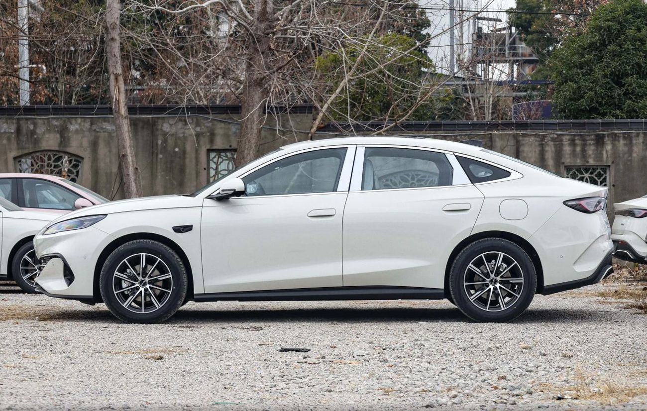 BYD Seal The 2025 BYD Seal 06 DM Intelligent Driving Edition – DM-i 120KM Premium