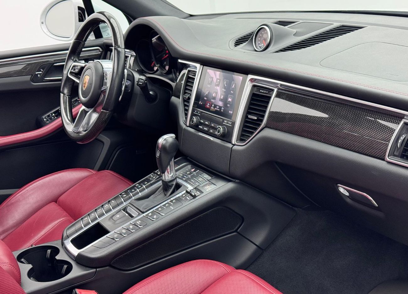 بورش ماكان GTS 3.0L (360 HP) 2017 Porsche Macan GTS, Service History, Excellent Condition, Low Km, GCC