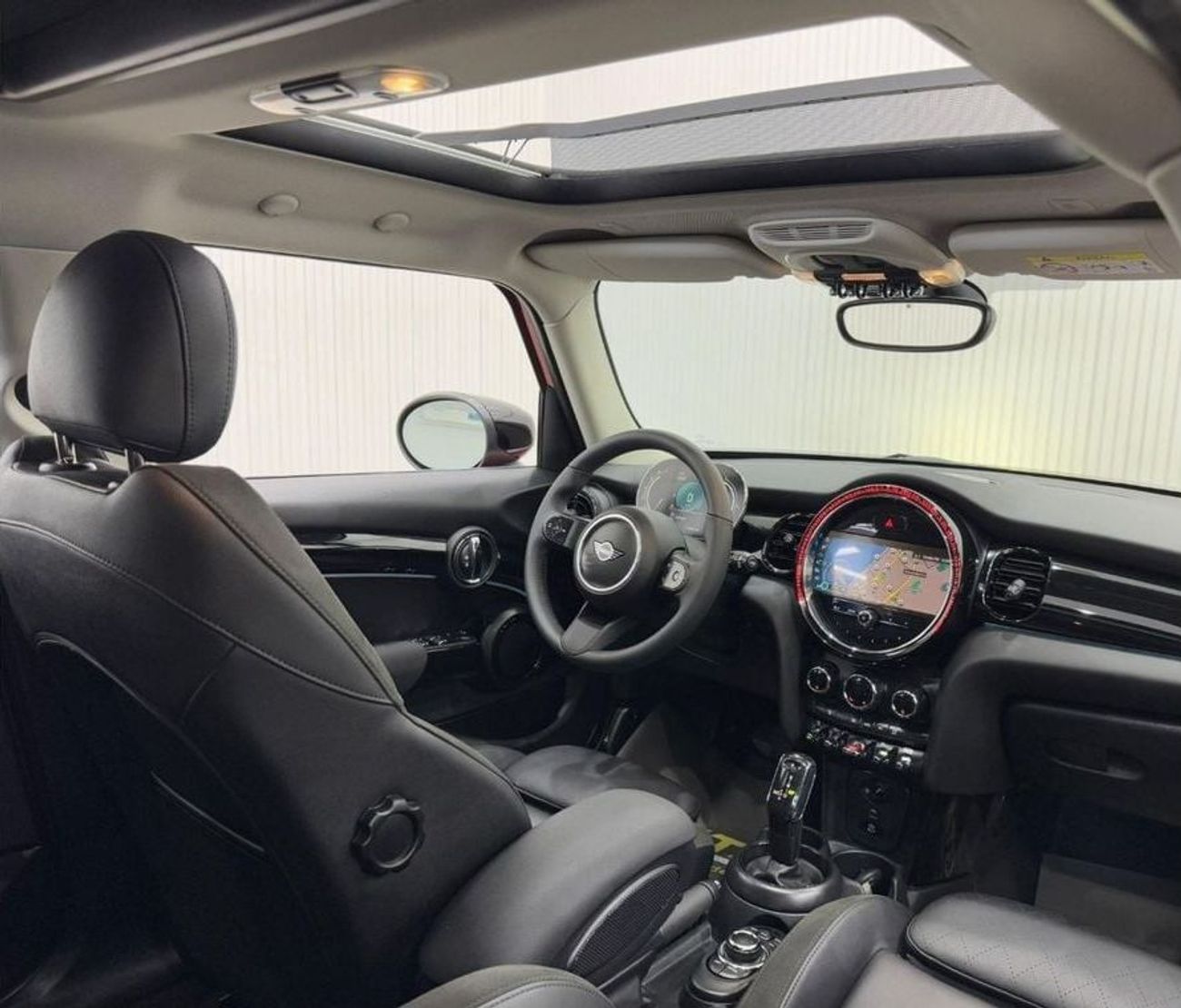 ميني كوبر Std 1.5L (4 Seater) 2024 Mini Cooper, Agency Warranty 05/29+ Service Package, Full Service History,