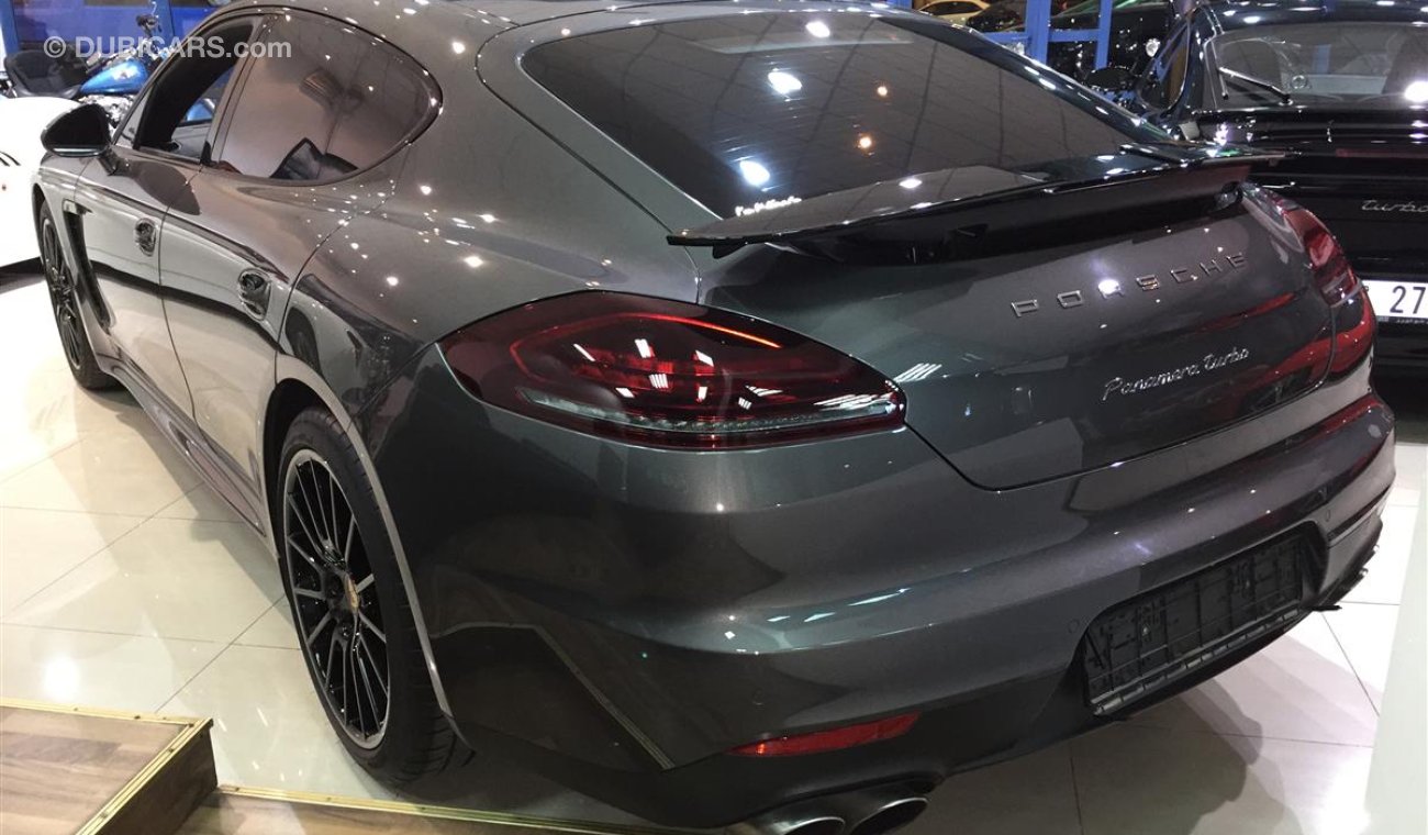 Porsche Panamera Turbo Black Edition