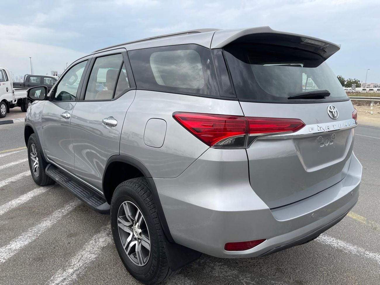 تويوتا فورتونر EXR 2.7L (160 HP)