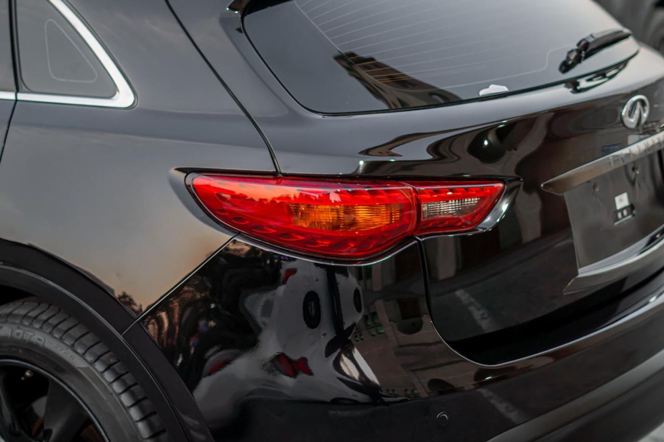 إنفينيتي QX70 QX70S