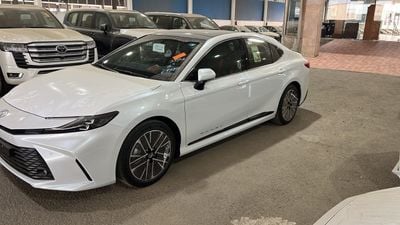 Toyota Camry LE HEV SPORTS, BLIND SPOT MIRROR, PANORAMIC ROOF, MODEL 2026