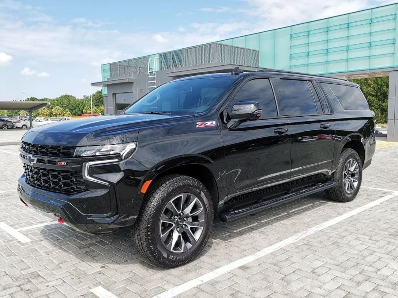 Chevrolet Suburban Chevrolet Z71 Suburban - 2023 - Black