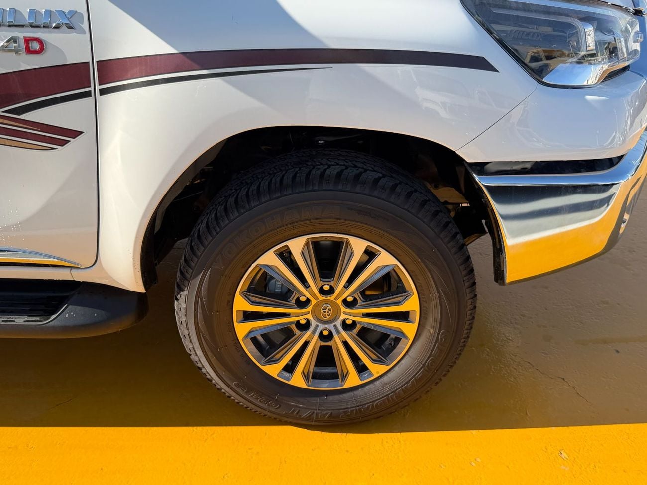 Toyota Hilux SR5 S-GLX D-4D Automatic . Diesel 2.8L 4Cyl