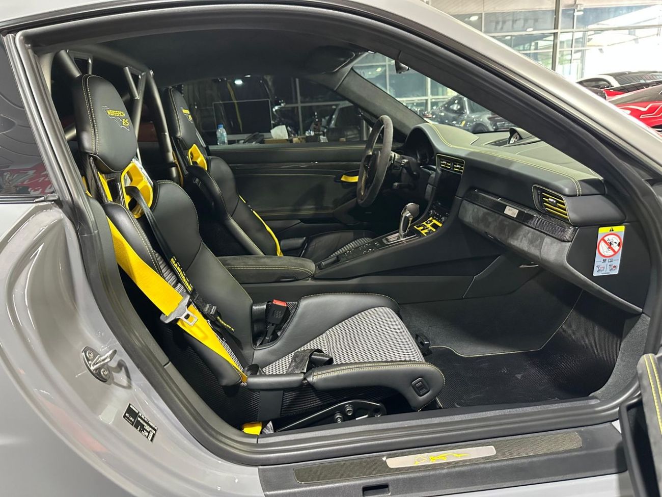 Porsche 911 GT2 RS WEISSACH PACKAGE