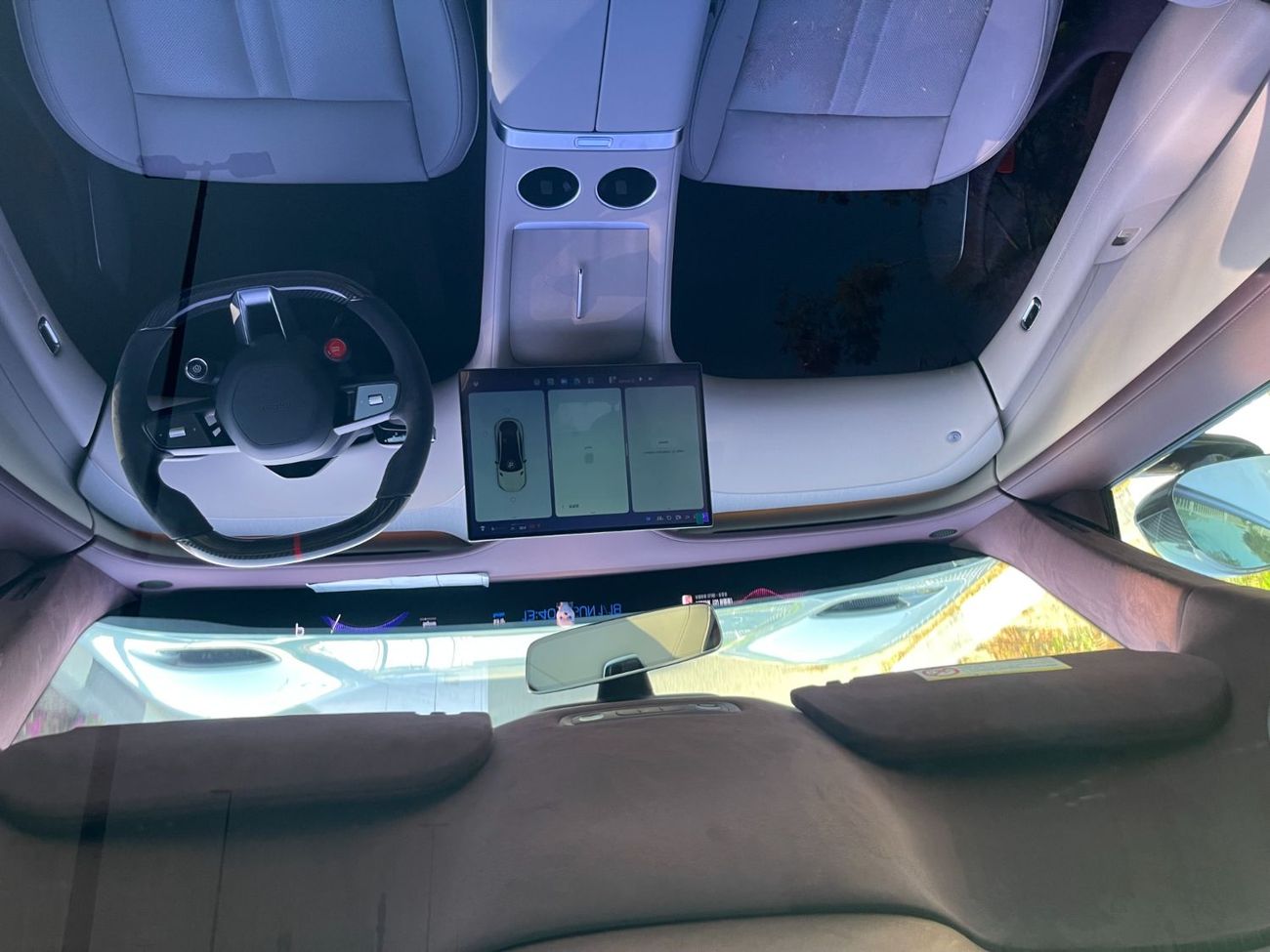 شاومى YU7 Max- 690 HP (681 bhp or 508 kW). range of up to 760 km