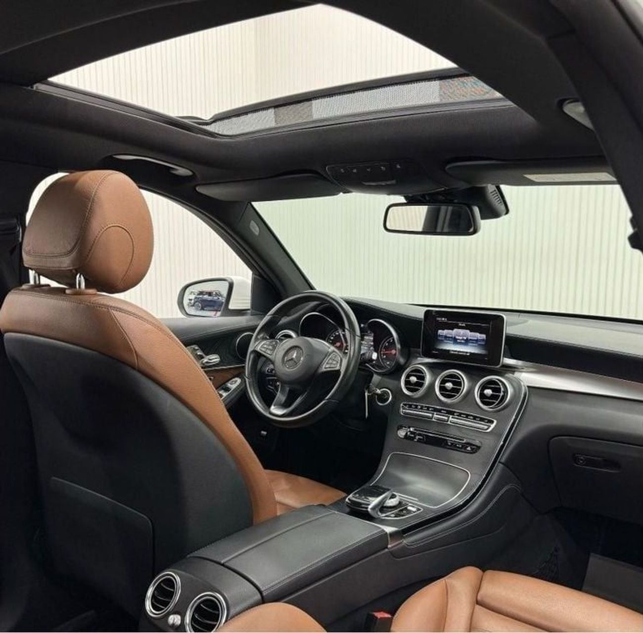 Mercedes-Benz GLC 250 4MATIC 2.0L 2016 Mercedes Benz GLC250 AMG 4MATIC, Service History, Low Kms, Excellent Condition, GCC