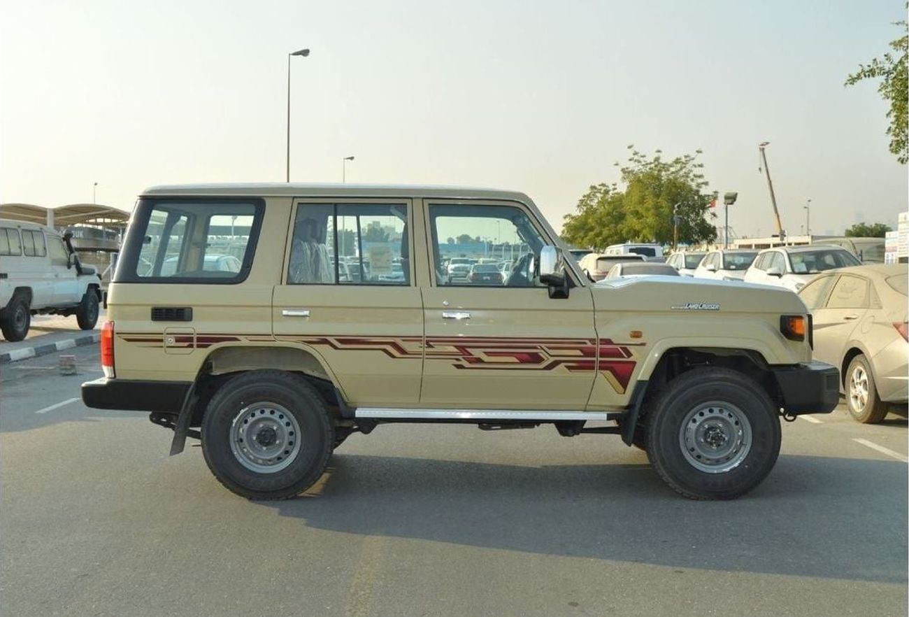 Toyota Land Cruiser 70 LX Hard Top 5 Doors