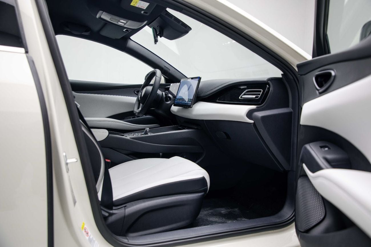 BYD Seal 06 DM-i ID Luxury 1.5L - Warm Tea Grey Inside Grey | Export Only