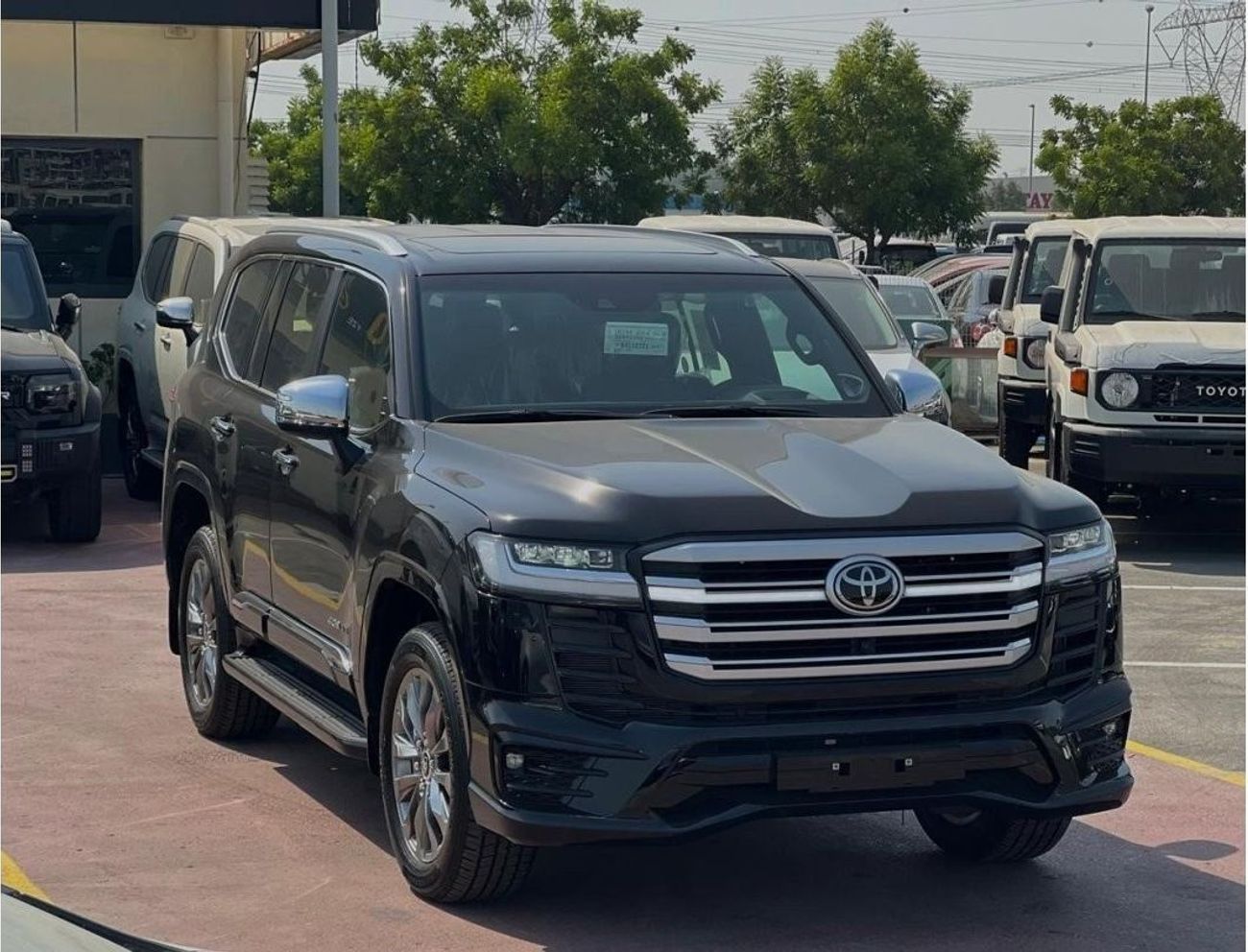 تويوتا لاند كروزر TOYOTA LAND CRUISER VXR TT 402 (300 SERIES) 3.5 L 4WD