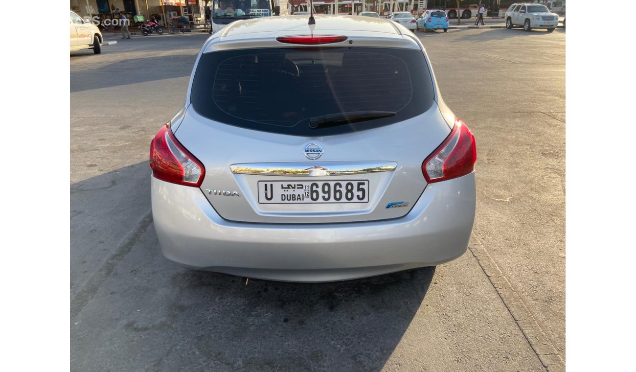 نيسان تيدا Nissan Tiida 1.6 2015 URGENT SALE 1.6 Accident free