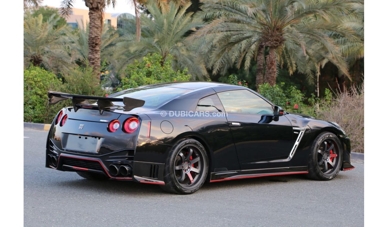 نيسان جي تي ار نيسان GT-R  خليجي بلاك اديشن خليجي فل كاربون فايبر بحاله ممتازه