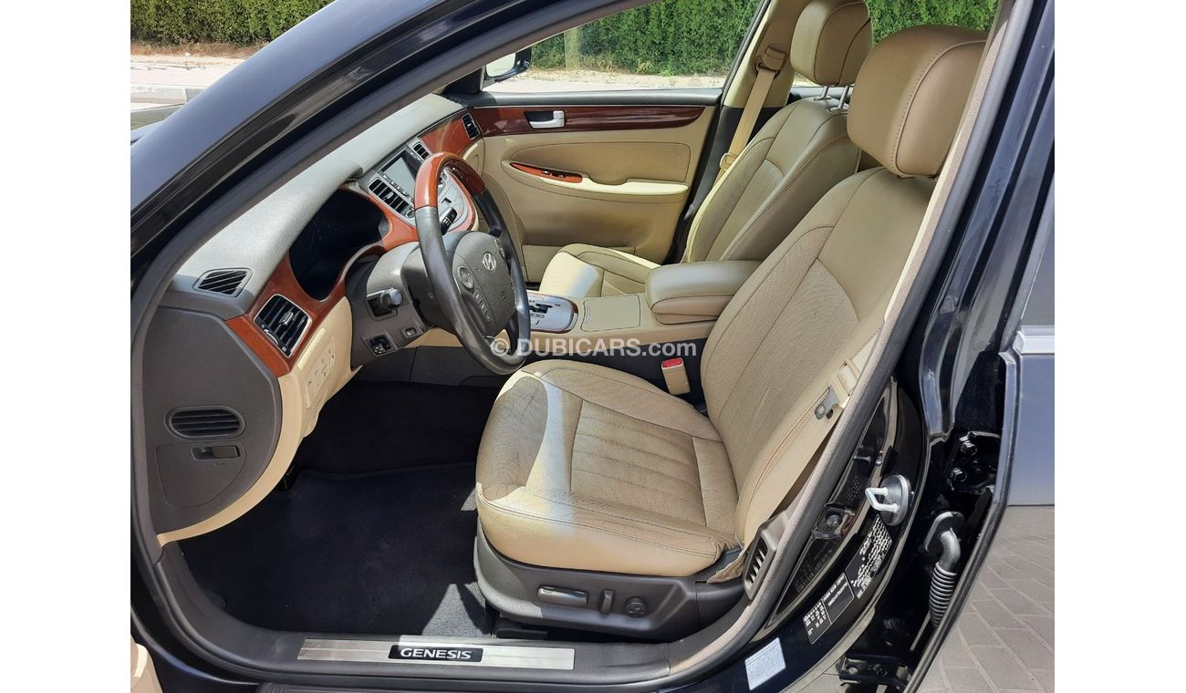 هيونداي جينيسس Std هيونداي جينسس 2013