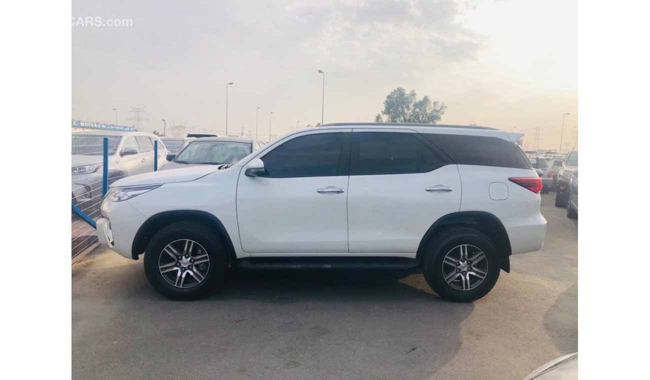 Toyota Fortuner FOG LIGHTS-LEATHER SEATS-ALLOY WHEELS-READY TO EXPORT