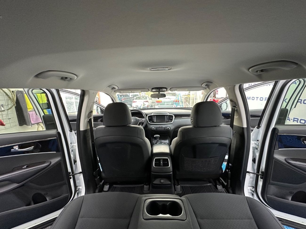 Kia Sorento Base 2.4L FWD