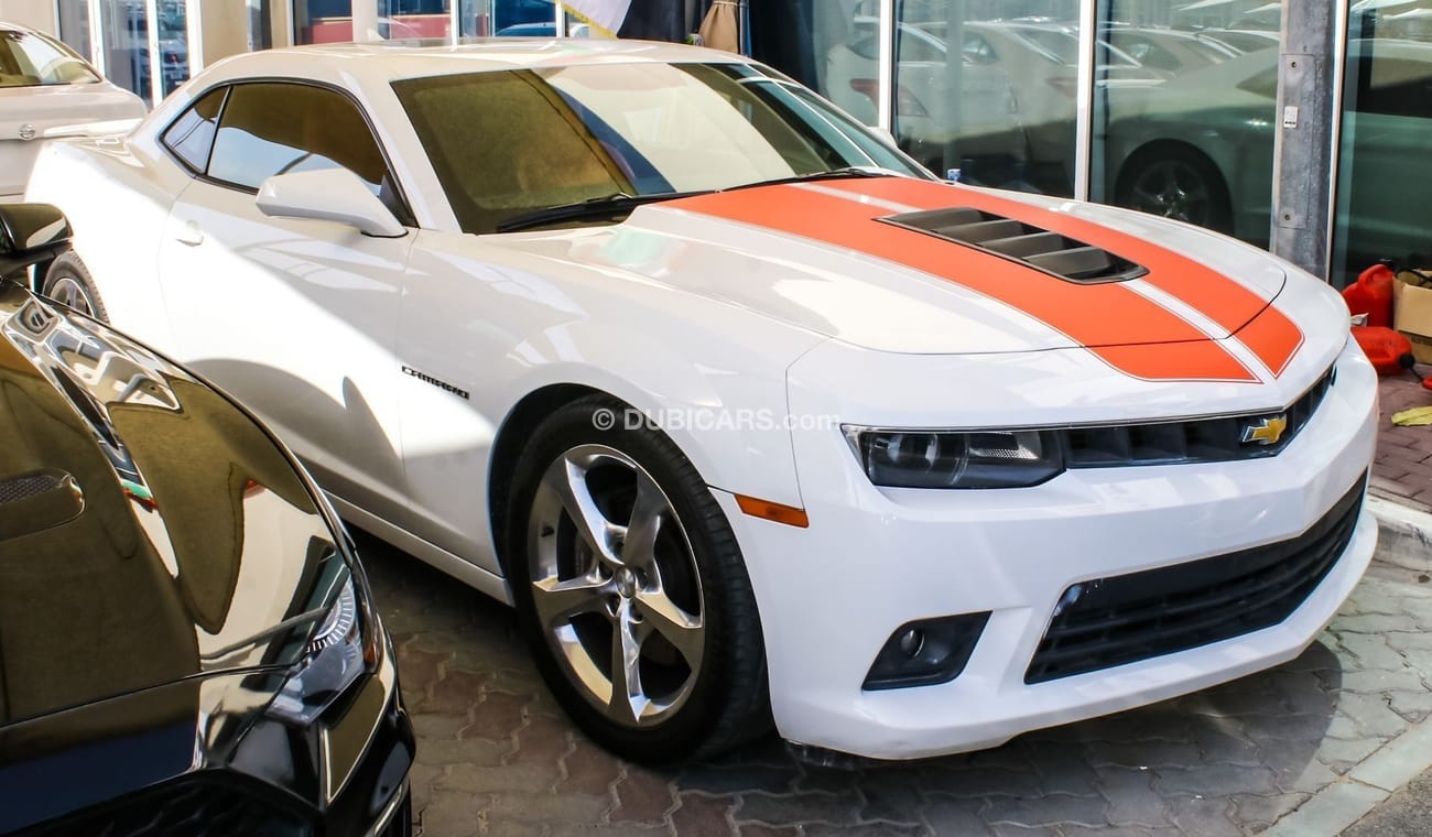 Chevrolet Camaro SS V8