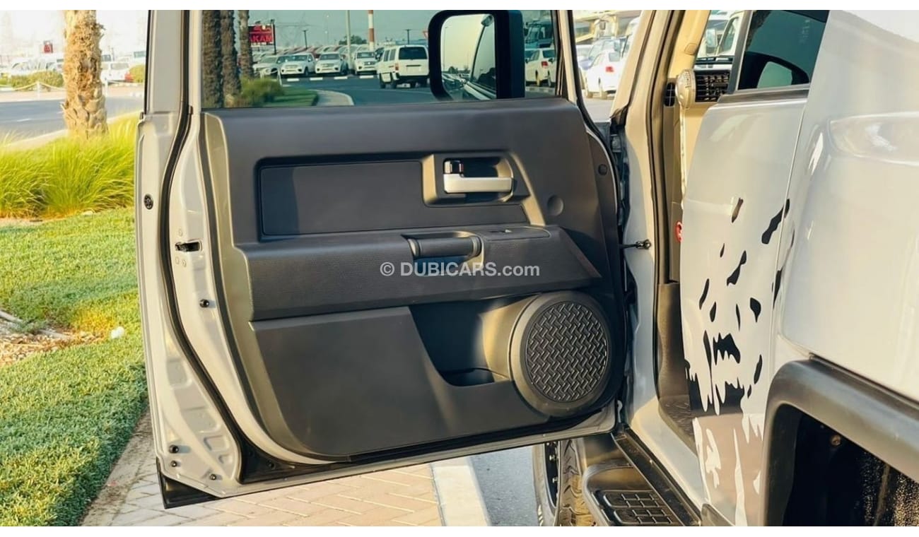 Toyota FJ Cruiser Latest Facelifted | JAPAN SPECS | 2016 | RIGHT-HAND-DRIVE | 4000CC PETROL | 4X4 | Alloy Wheels