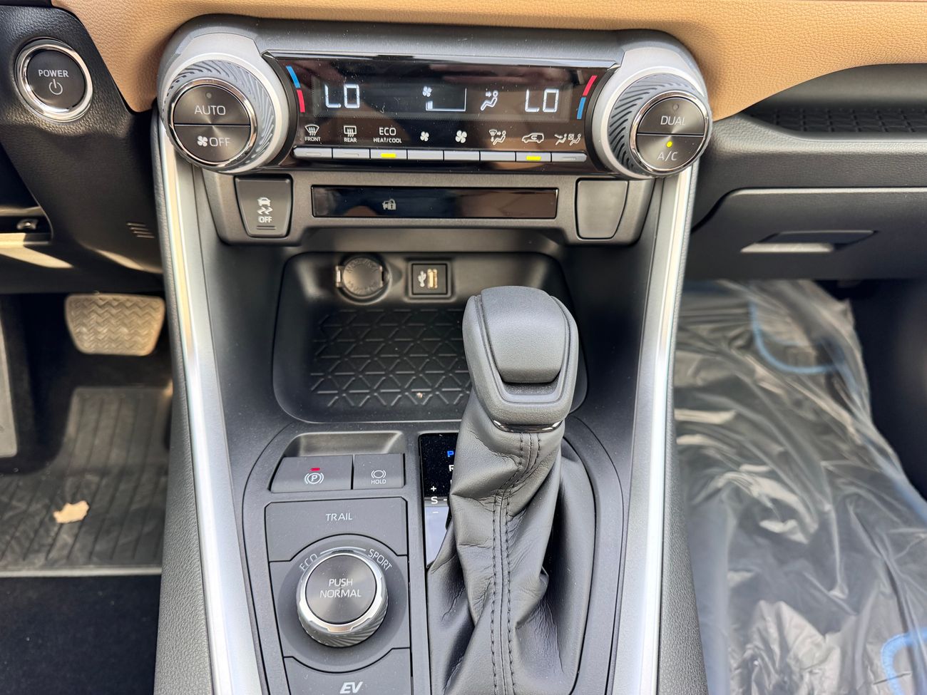 Toyota RAV4 2024 TOYOTA RAV4 HYBRID AWD 2.5L CUV BRAND NEW GCC 0KM