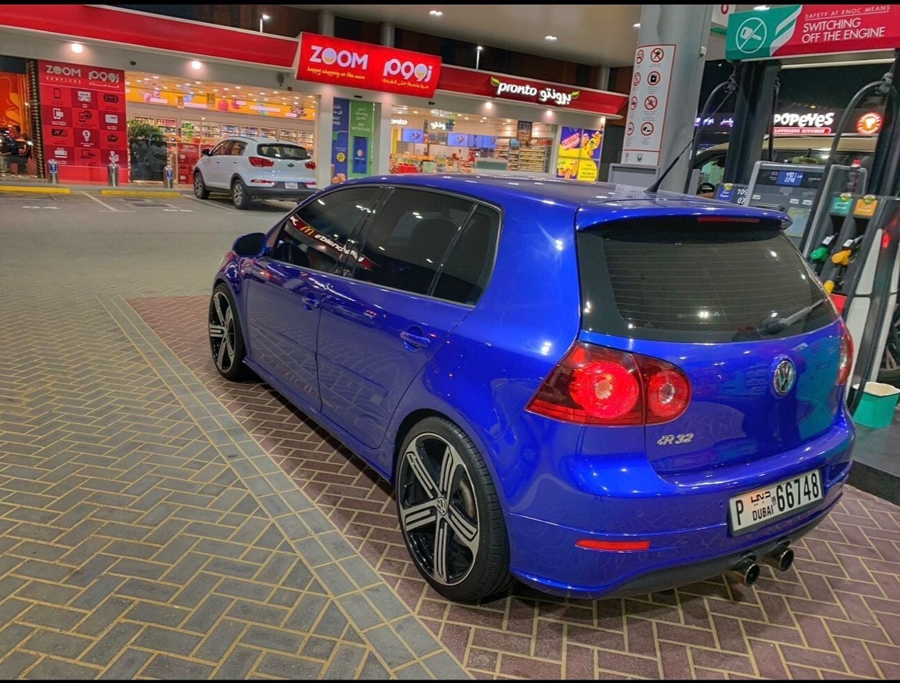 Volkswagen Golf R32