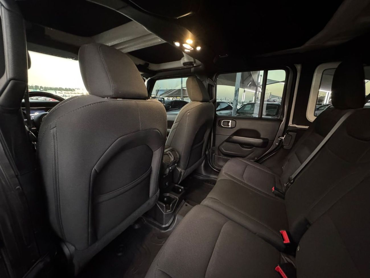 Jeep Wrangler Sahara 3.6L A/T (5 Seater)