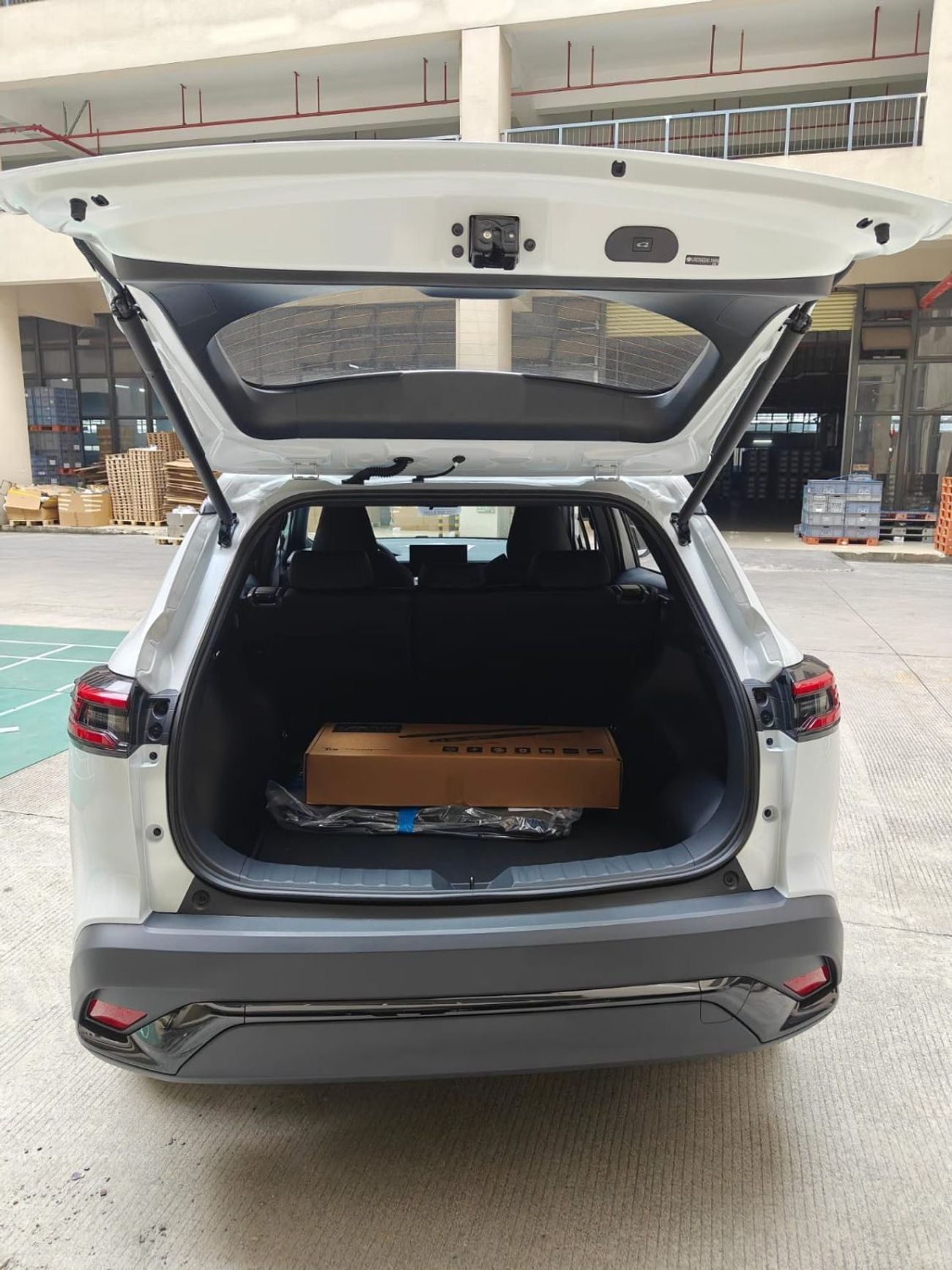 تويوتا فرونتلاندر Toyota FRONTLANDER 2.0L (LEATHER SEATS) LEADING VERSION