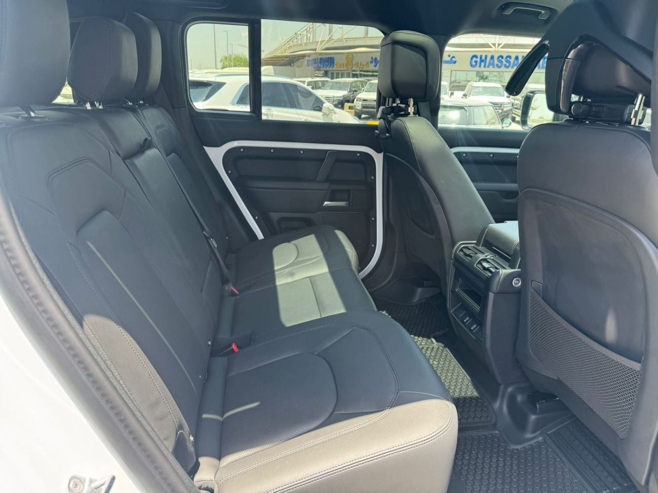 Land Rover Defender 2026 LAND ROVER DEFENDER P300