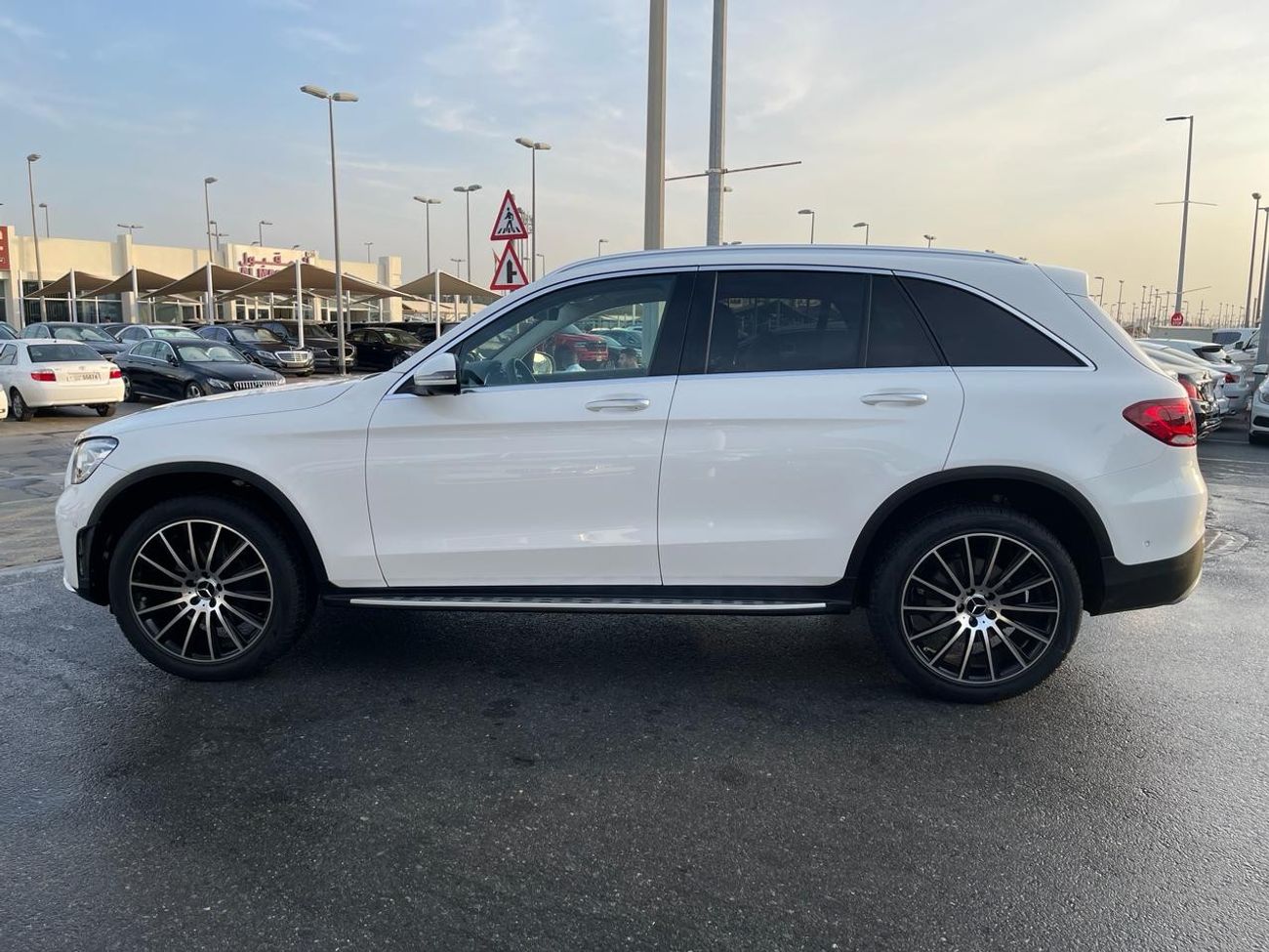 Mercedes-Benz GLC 300 4MATIC Mercedes GLC 300 _American_2022_Excellent Condition _Full option
