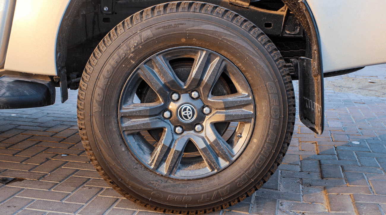 Toyota Hilux HILUX 2.7L GLXS DC AT PETROL 2025